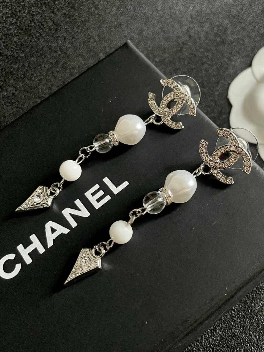 Chanel earrings - Picture 3 of 4